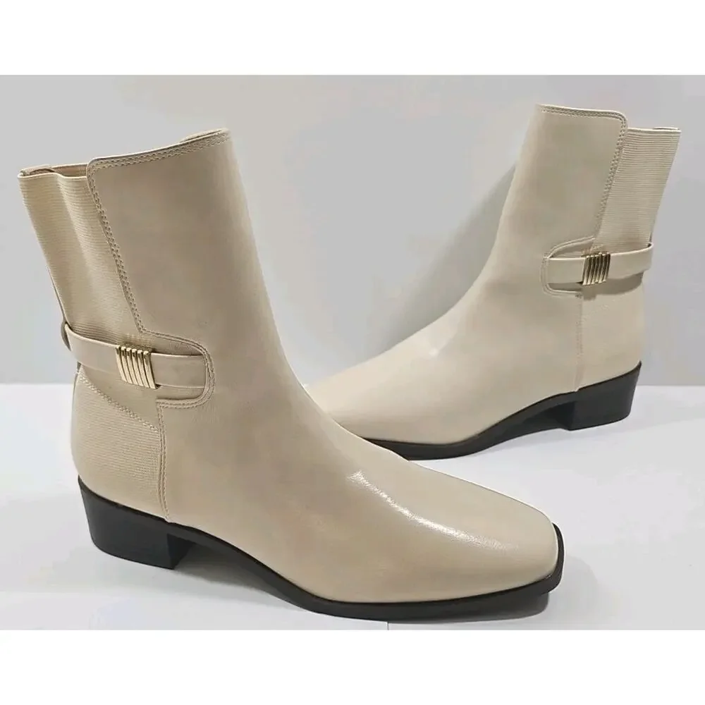 Journee Collection ~Woman Size 9.5M~ Off-White Aubrie Ankle Booties NWOB.